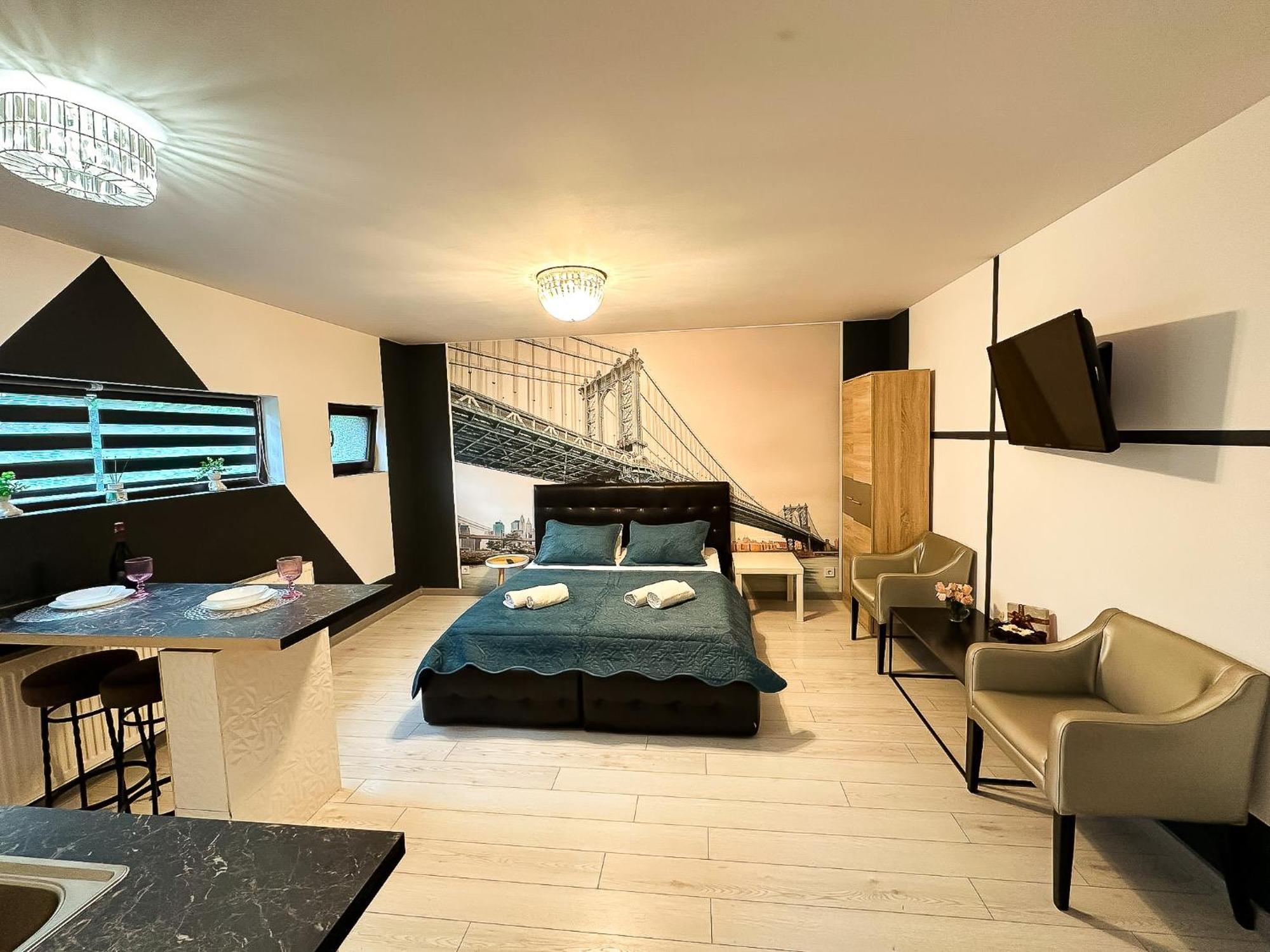 The Bridge - Central Studio With Free Parking Craiova Ngoại thất bức ảnh