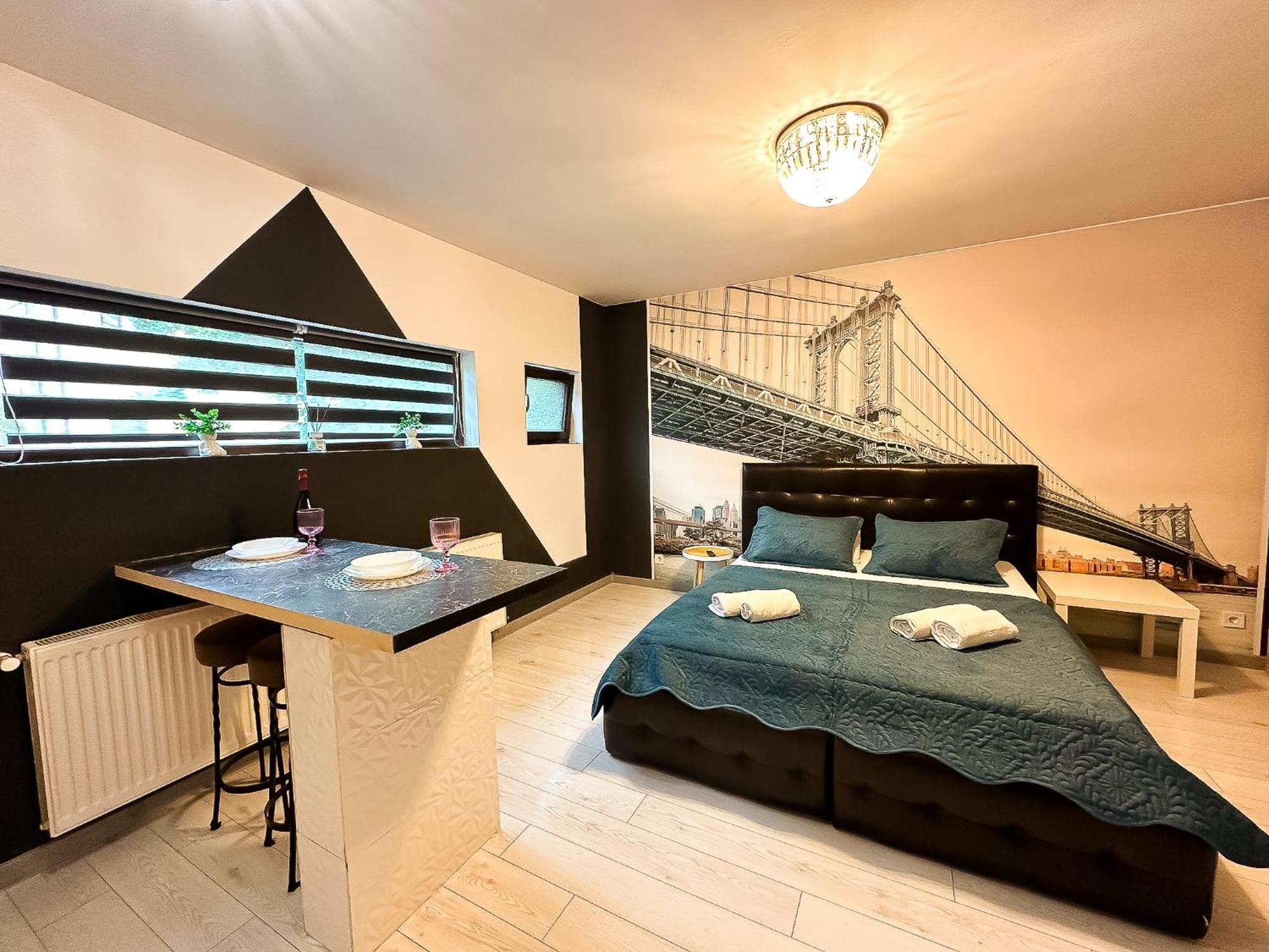The Bridge - Central Studio With Free Parking Craiova Ngoại thất bức ảnh